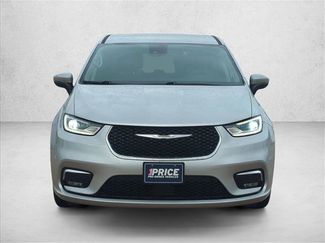 Used 2023 Chrysler Pacifica Touring-L FWD video 2