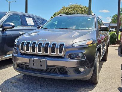 Used 2017 Jeep Cherokee Latitude w/ Safety/Convenience Group