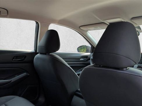 Used 2024 Nissan Altima 2.5 SV FWD image 24