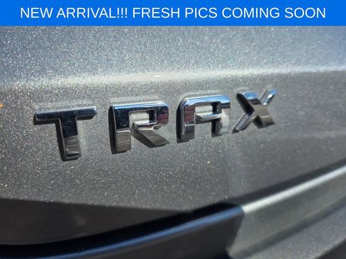 Certified 2025 Chevrolet Trax LT w/ LT Convenience Package image 19