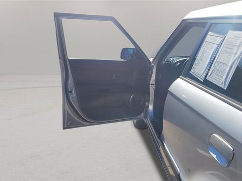 Used 2010 Kia Soul + image 15