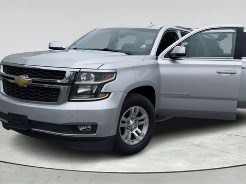 Used 2019 Chevrolet Suburban LT image 10
