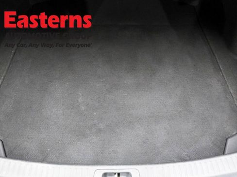 Used 2022 Toyota Corolla LE image 9