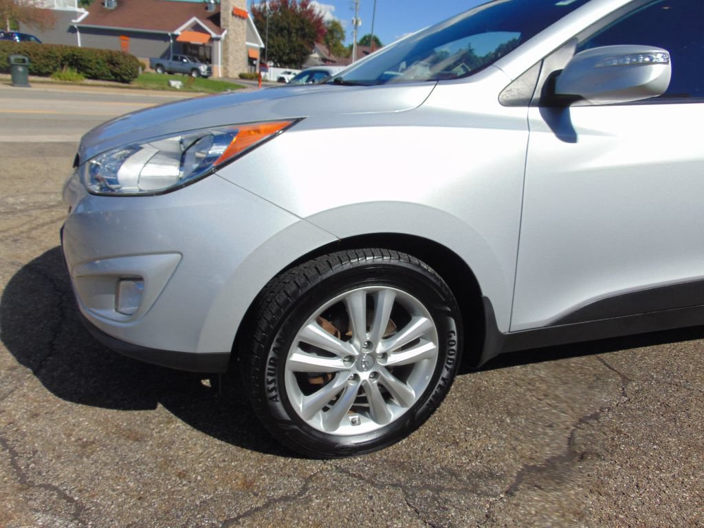 Used 2013 Hyundai Tucson Limited AWD/4WD image 12