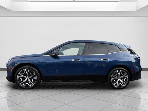 Used 2024 BMW iX xDrive50 w/ Premium Package AWD/4WD image 2