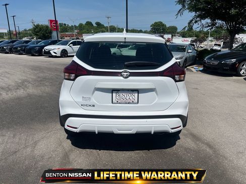 Used 2024 Nissan Kicks S FWD image 7