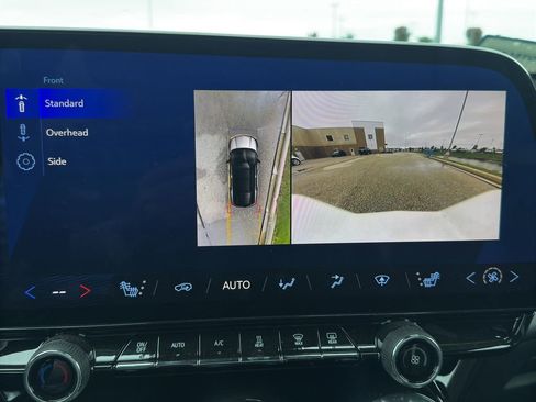 Used 2024 Chevrolet Blazer EV LT AWD/4WD image 30