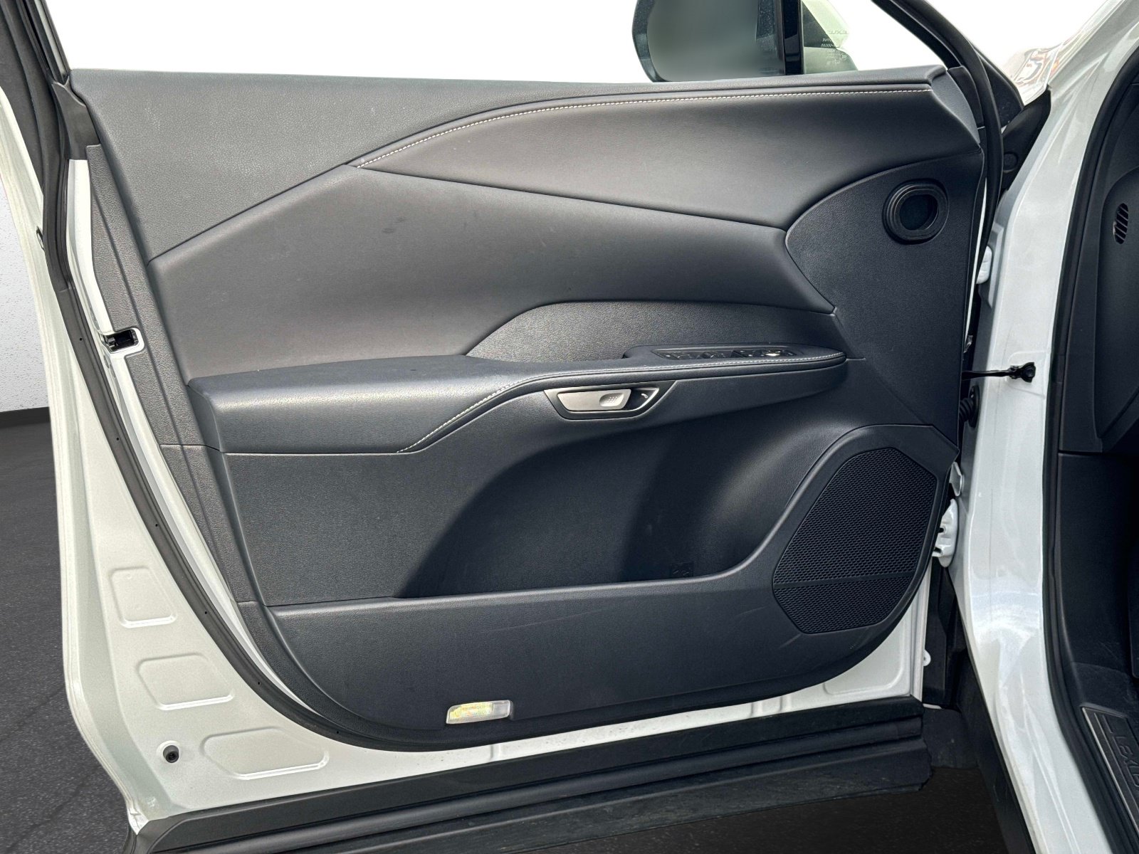Used 2025 Lexus RX 350 Premium w/ Accessory Package (Z1) FWD image 19