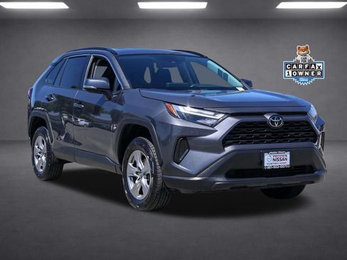 Used 2024 Toyota RAV4 XLE AWD/4WD image 2