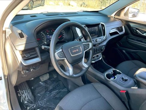 Used 2024 GMC Terrain SLE image 8