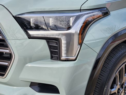 Used 2025 Toyota Sequoia Platinum image 8