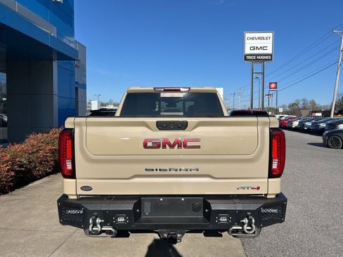 Used 2022 GMC Sierra 1500 AT4 w/ AT4 Preferred Package image 7