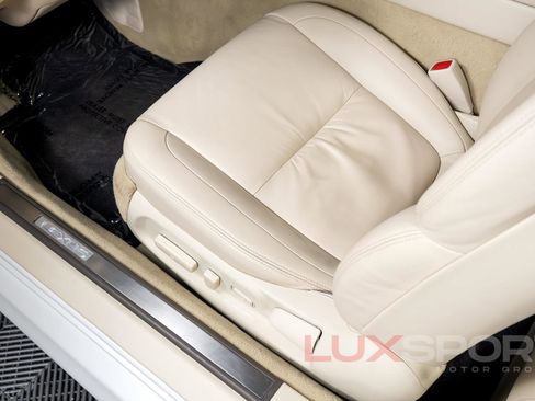 Used 2010 Lexus SC 430 Convertible image 24