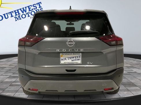 Used 2023 Nissan Rogue SV image 5