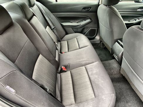 Used 2024 Nissan Altima 2.5 SV image 25