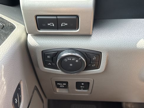 Used 2015 Ford F150 Lariat RWD image 21