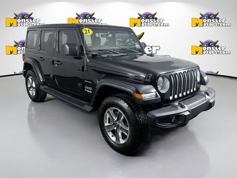 Used 2021 Jeep Wrangler Unlimited Sahara w/ Uconnect 4C Nav & Sound Group AWD/4WD image 3