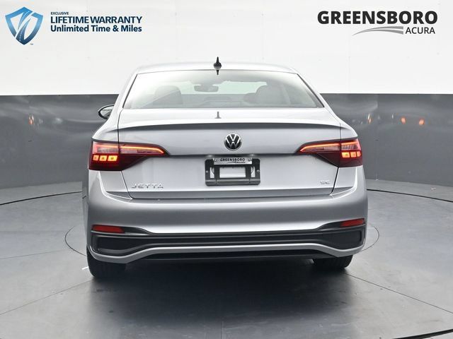 Used 2024 Volkswagen Jetta SE FWD image 7