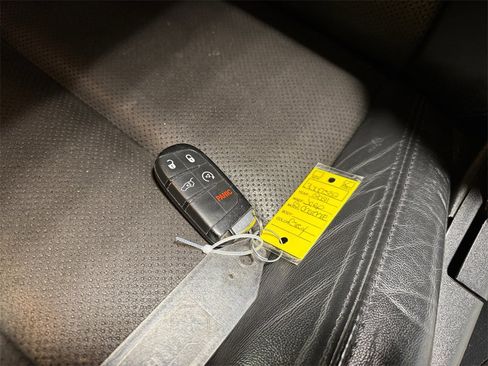 Used 2021 Jeep Grand Cherokee Laredo X image 32