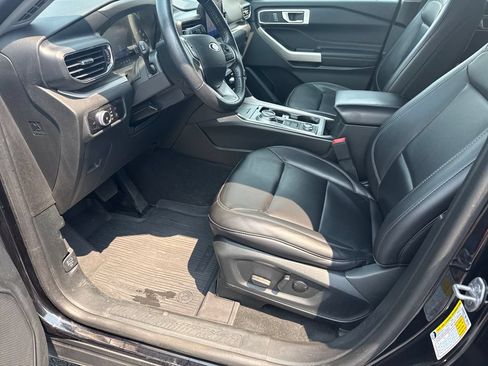 Used 2023 Ford Explorer XLT w/ Equipment Group 202A AWD/4WD image 19