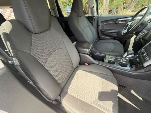 Used 2012 Chevrolet Traverse LT FWD image 17