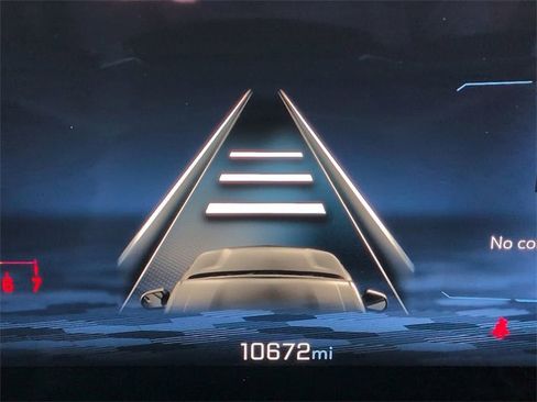 Used 2025 Chevrolet Traverse LT image 30