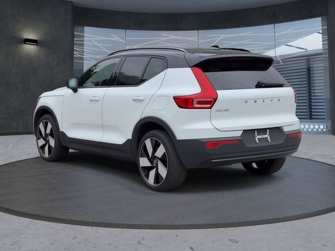 Used 2023 Volvo XC40 Recharge Ultimate AWD/4WD image 3