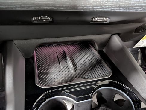 Used 2025 BMW 530i xDrive w/ Executive Package image 35