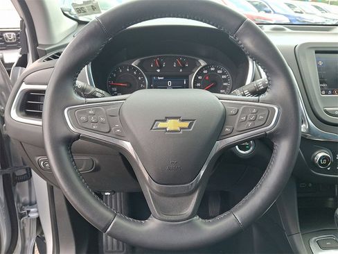 Used 2022 Chevrolet Equinox LT image 19