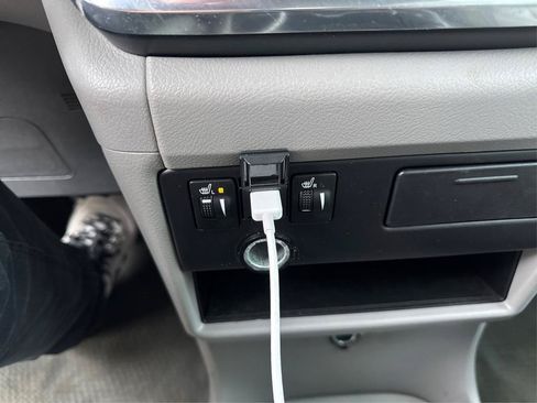 Used 2019 Toyota Sienna XLE FWD image 23