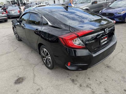 Used 2017 Honda Civic EX-T image 5