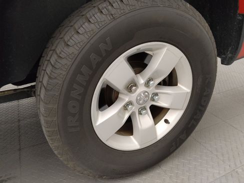 Used 2022 RAM 1500 Classic SLT RWD image 31
