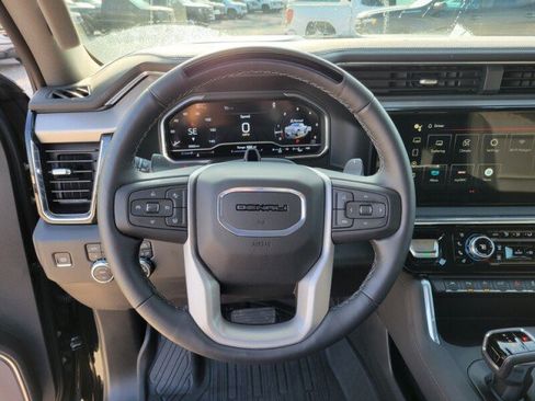 Used 2025 GMC Sierra 1500 Denali w/ Technology Package AWD/4WD image 16