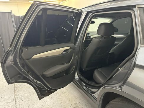 Used 2014 BMW X1 sDrive28i image 35