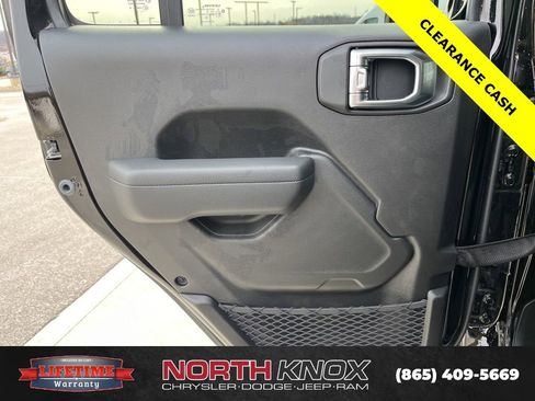 New 2025 Jeep Gladiator Sport image 13