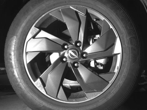 Used 2025 Nissan Rogue SV image 7