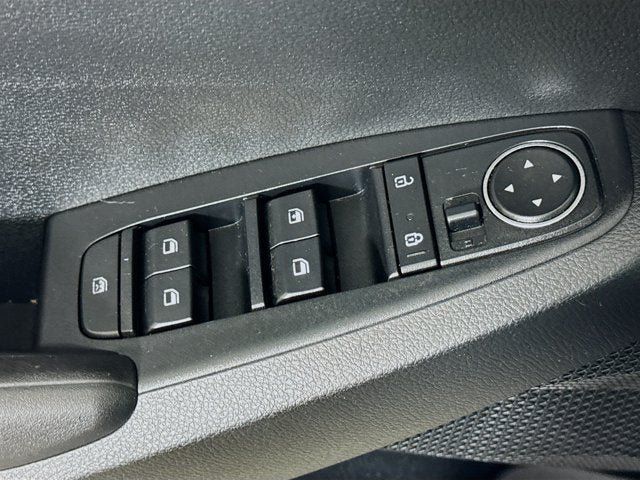 Certified 2023 Kia Seltos LX AWD/4WD image 17