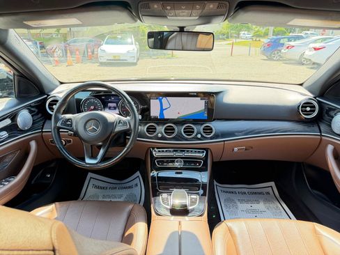 Used 2017 Mercedes-Benz E 300 4MATIC image 27