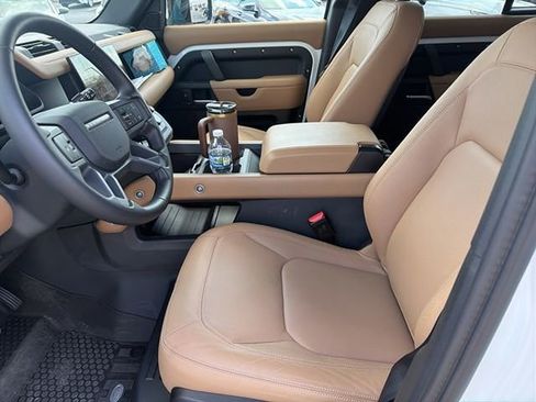 Used 2025 Land Rover Defender 110 S image 5