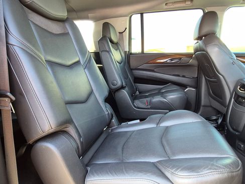 Used 2018 Cadillac Escalade ESV Premium Luxury AWD/4WD image 26