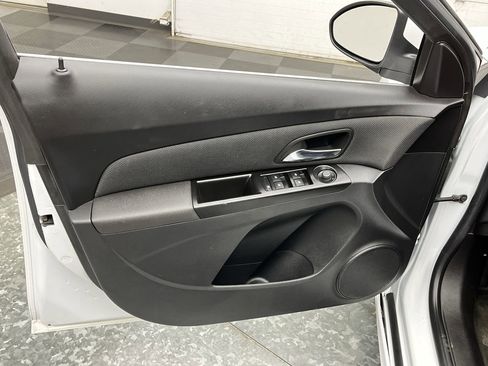 Used 2014 Chevrolet Cruze LT w/ RS Package FWD image 6