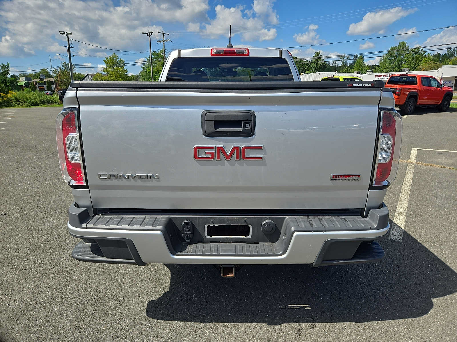Used 2015 GMC Canyon SLE w/ All-Terrain Package AWD/4WD image 5
