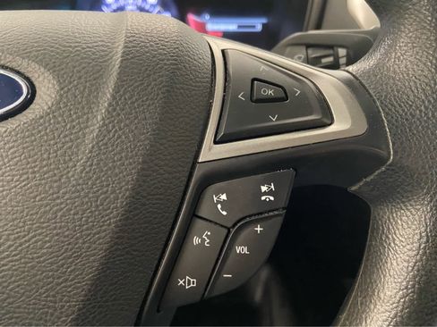 Used 2018 Ford Fusion SE w/ Fusion SE Technology Package image 19