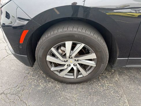 Used 2023 Chevrolet Equinox Premier AWD/4WD image 2