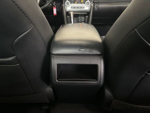 Used 2012 Toyota Camry SE FWD image 28