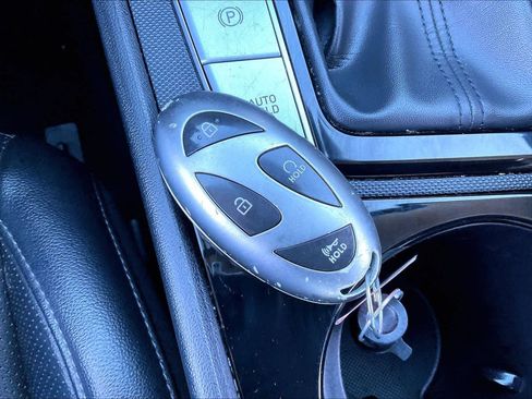 Used 2024 Hyundai Elantra Limited image 14