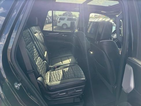 Used 2022 Cadillac Escalade Sport Platinum AWD/4WD image 15