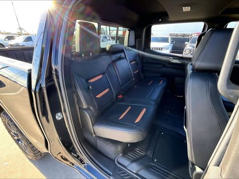 Certified 2022 GMC Sierra 1500 AT4 w/ AT4 Preferred Package image 19
