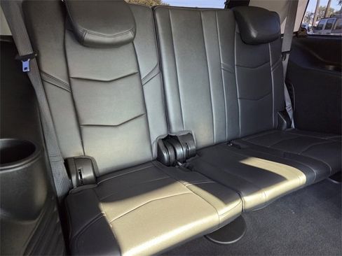 Used 2019 Cadillac Escalade Luxury image 19