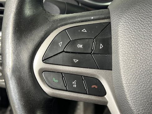 Used 2019 Jeep Cherokee Limited w/ Luxury Group image 26